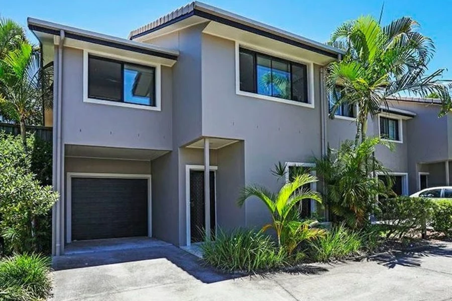 Carrara Buyers Agent villas and townhouses in a central Gold Coast residential setting