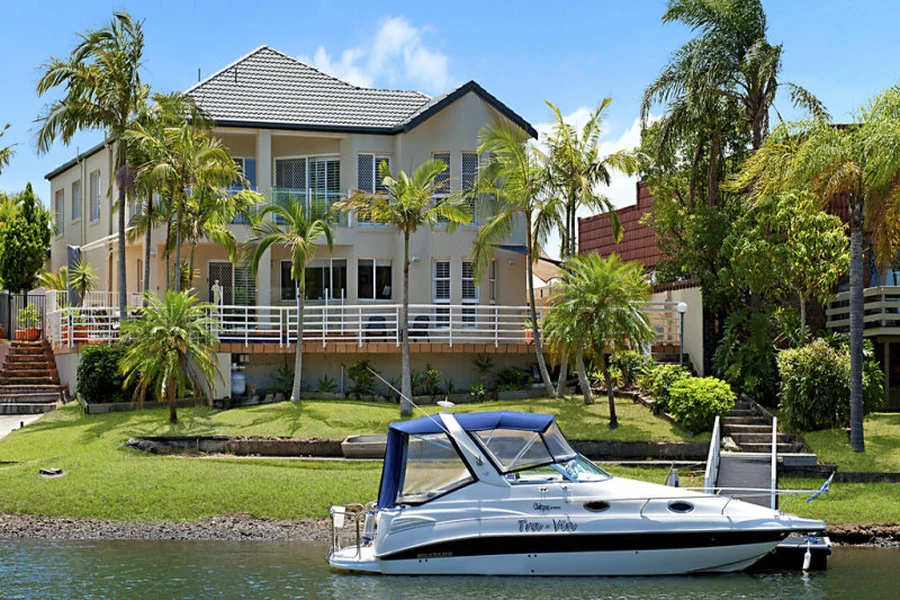 Carrara Buyers Agent waterfront home with canal frontage on the Gold Coast