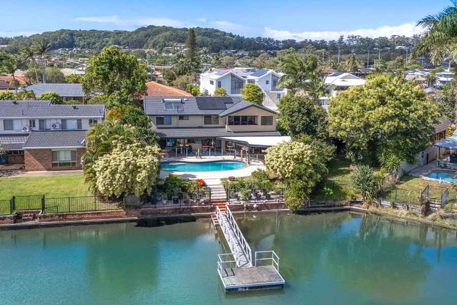 currumbin waters buyers agent waterfront home Currumbin Waters Buyers Agent waterfront home with creek frontage on the southern Gold Coast